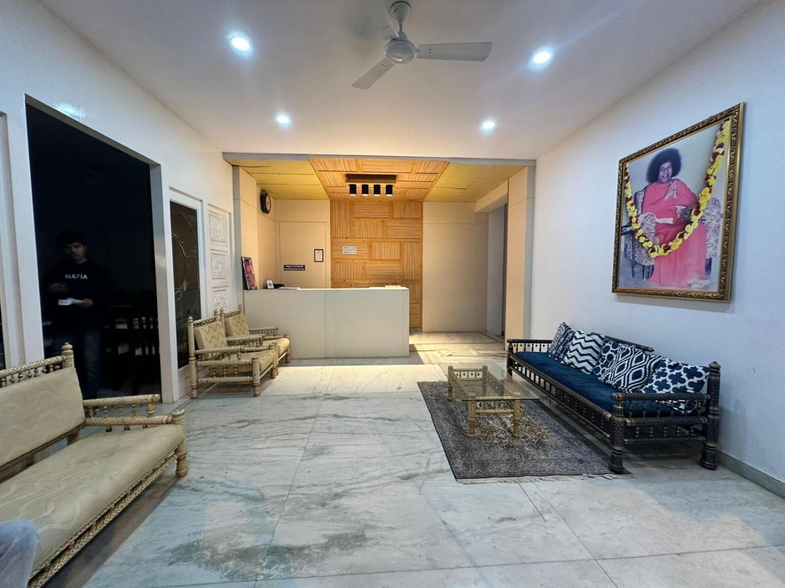 Hotel Sri Sathya Sai Bengaluru Kültér fotó