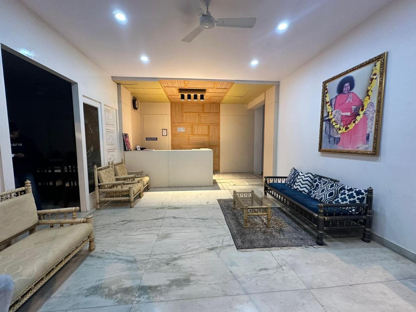 Hotel Sri Sathya Sai Bengaluru Kültér fotó